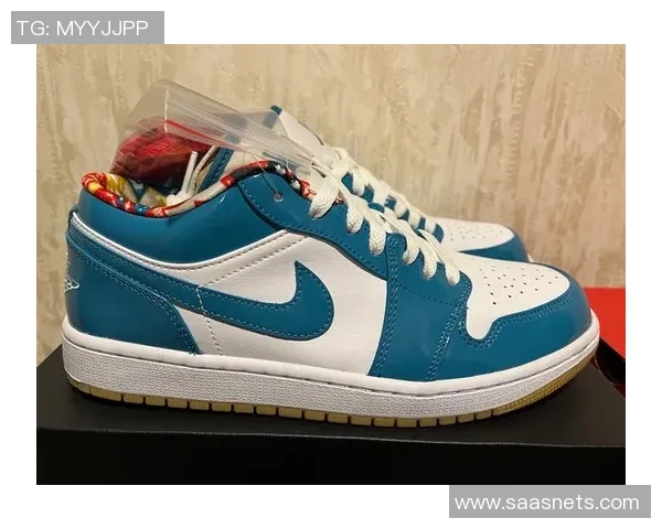 AJ1北卡蓝篮球鞋的魅力与时尚搭配解析让你成为球场焦点